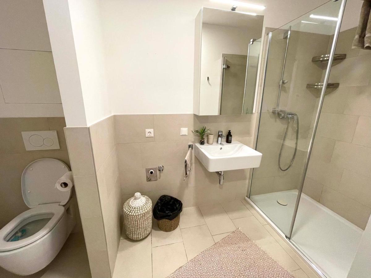 Urban Oasis: Stylische Wohnung Βιέννη Εξωτερικό φωτογραφία