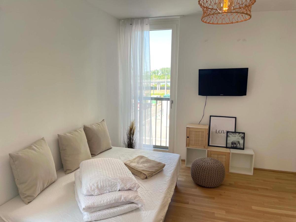 Urban Oasis: Stylische Wohnung Βιέννη Εξωτερικό φωτογραφία